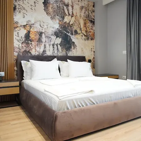 Lord Tirana 4*